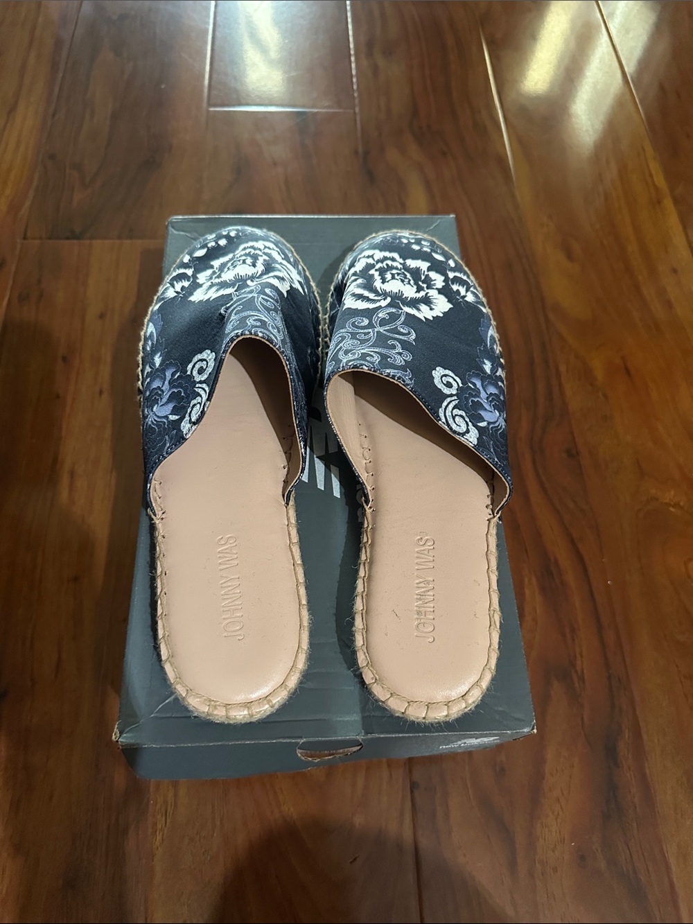 Johnny Was Navy and Cream Floral Espadrille Mules - Picture 3 of 4